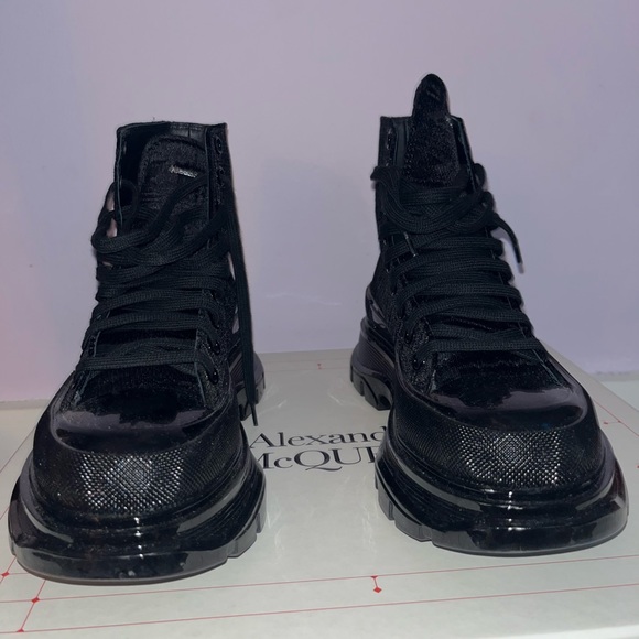 Velvet & Patent Leather Alexander McQueen Boots - Picture 2 of 6